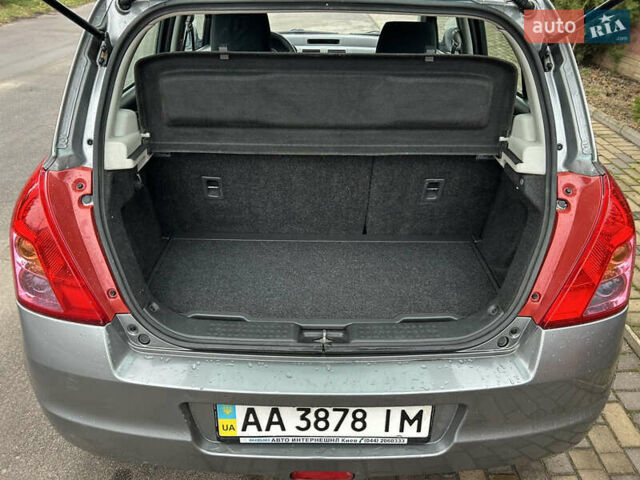 Сірий Сузукі Свифт, об'ємом двигуна 1.33 л та пробігом 243 тис. км за 4300 $, фото 9 на Automoto.ua