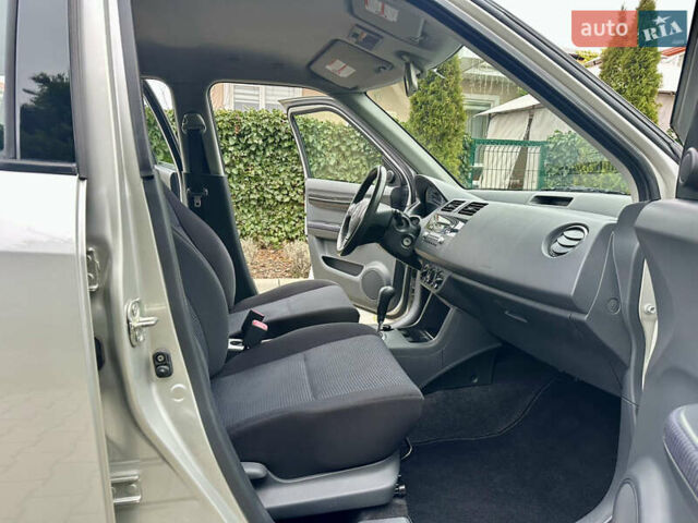 Серый Сузуки Свифт, объемом двигателя 1.49 л и пробегом 24 тыс. км за 9300 $, фото 33 на Automoto.ua