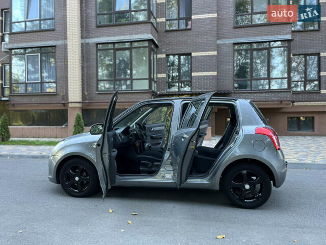 Сірий Сузукі Свифт, об'ємом двигуна 1.3 л та пробігом 189 тис. км за 4900 $, фото 17 на Automoto.ua