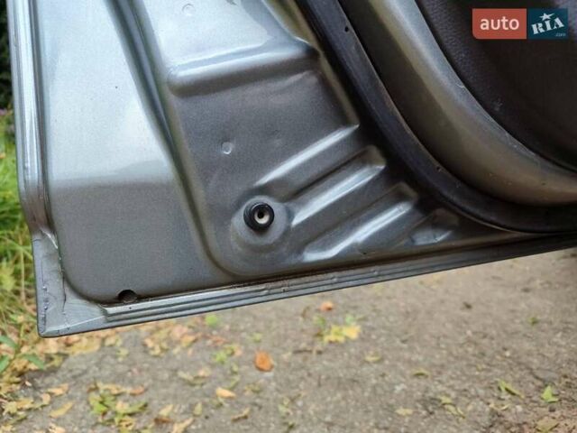 Сірий Сузукі Свифт, об'ємом двигуна 1.49 л та пробігом 199 тис. км за 5500 $, фото 13 на Automoto.ua