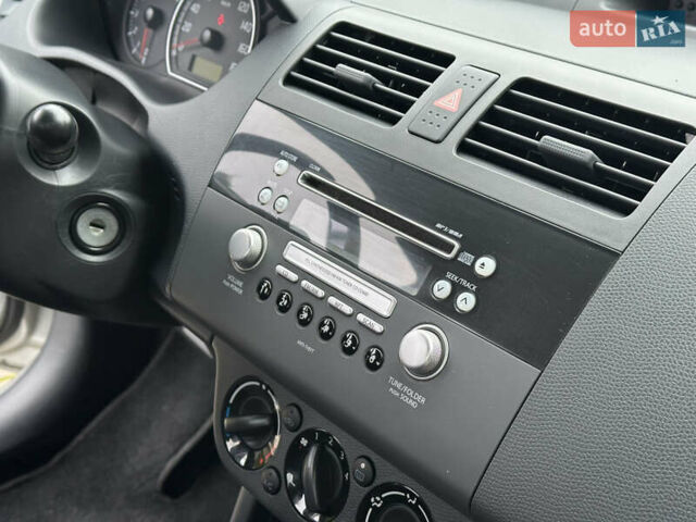 Серый Сузуки Свифт, объемом двигателя 1.49 л и пробегом 24 тыс. км за 9300 $, фото 40 на Automoto.ua