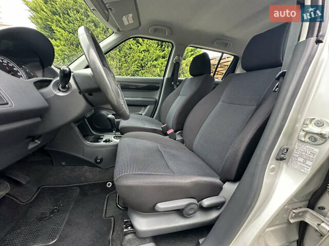 Серый Сузуки Свифт, объемом двигателя 1.49 л и пробегом 24 тыс. км за 9300 $, фото 45 на Automoto.ua