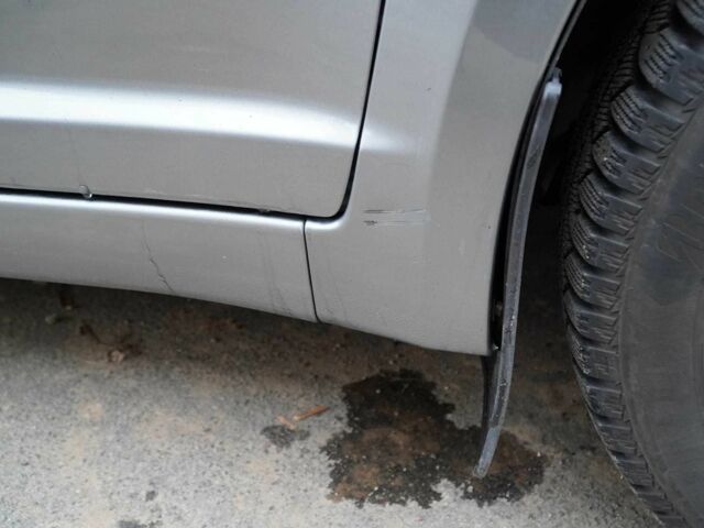 Серый Сузуки Свифт, объемом двигателя 1.3 л и пробегом 154 тыс. км за 4750 $, фото 9 на Automoto.ua