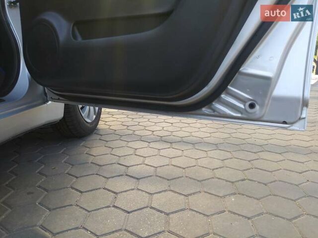 Серый Сузуки Свифт, объемом двигателя 1.33 л и пробегом 238 тыс. км за 4300 $, фото 15 на Automoto.ua