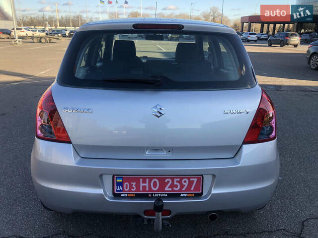 Серый Сузуки Свифт, объемом двигателя 1.5 л и пробегом 195 тыс. км за 7350 $, фото 2 на Automoto.ua