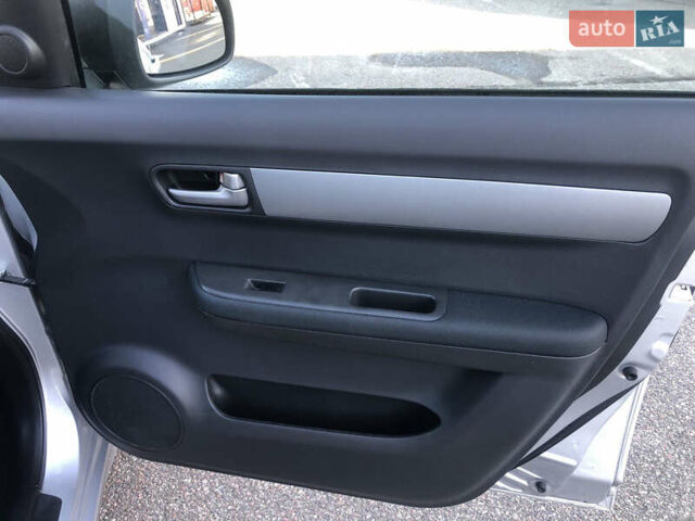 Серый Сузуки Свифт, объемом двигателя 1.5 л и пробегом 195 тыс. км за 7350 $, фото 11 на Automoto.ua