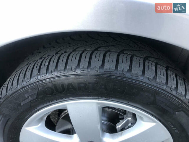 Серый Сузуки Свифт, объемом двигателя 1.5 л и пробегом 195 тыс. км за 7350 $, фото 6 на Automoto.ua