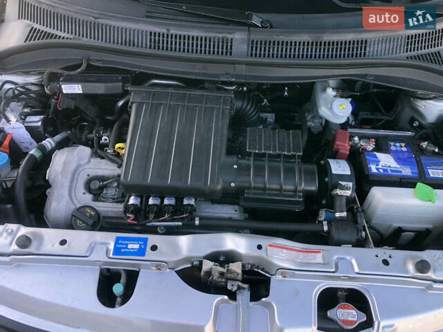 Серый Сузуки Свифт, объемом двигателя 1.5 л и пробегом 195 тыс. км за 7350 $, фото 12 на Automoto.ua