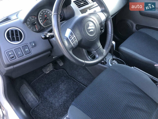 Серый Сузуки Свифт, объемом двигателя 1.5 л и пробегом 195 тыс. км за 7350 $, фото 7 на Automoto.ua
