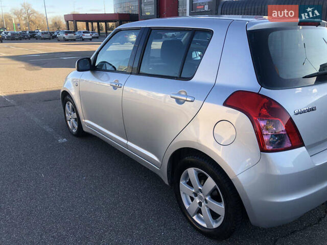 Серый Сузуки Свифт, объемом двигателя 1.5 л и пробегом 195 тыс. км за 7350 $, фото 1 на Automoto.ua