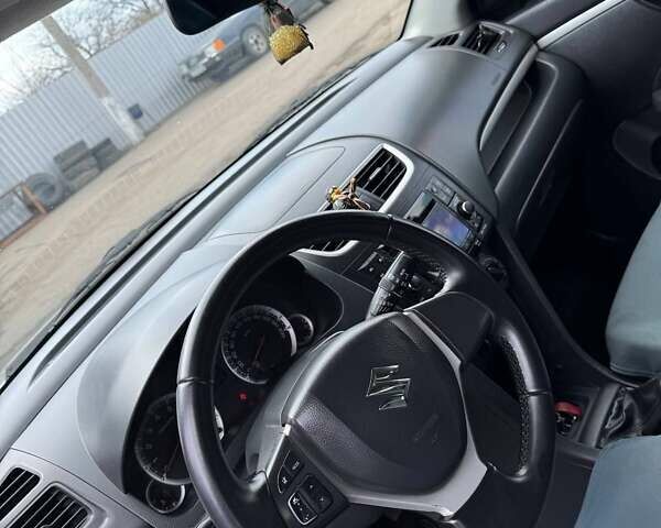 Серый Сузуки Свифт, объемом двигателя 1.2 л и пробегом 179 тыс. км за 4900 $, фото 6 на Automoto.ua