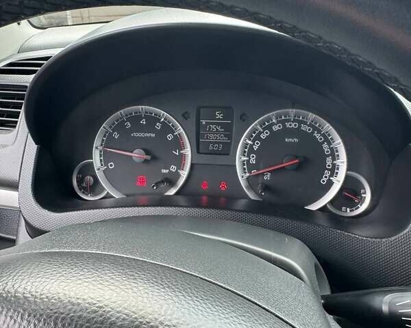 Серый Сузуки Свифт, объемом двигателя 1.2 л и пробегом 179 тыс. км за 4900 $, фото 8 на Automoto.ua