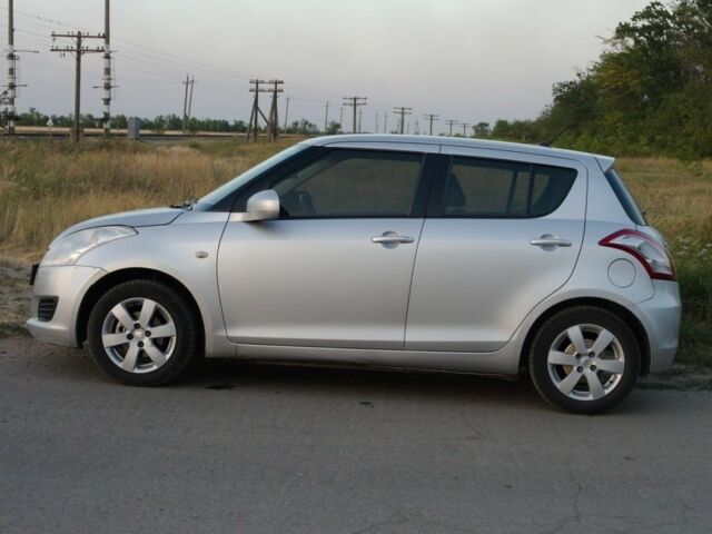 Серый Сузуки Свифт, объемом двигателя 0 л и пробегом 179 тыс. км за 5400 $, фото 2 на Automoto.ua