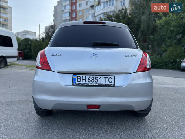 Серый Сузуки Свифт, объемом двигателя 1.2 л и пробегом 179 тыс. км за 6000 $, фото 4 на Automoto.ua