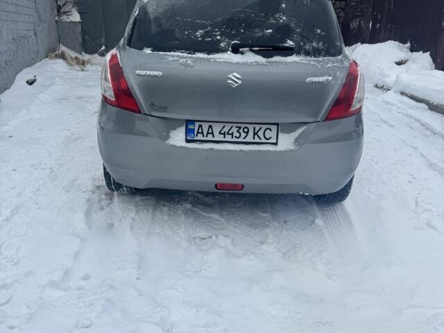 Сірий Сузукі Свифт, об'ємом двигуна 1.2 л та пробігом 180 тис. км за 4699 $, фото 2 на Automoto.ua