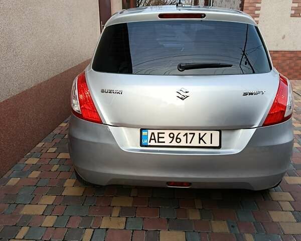 Сірий Сузукі Свифт, об'ємом двигуна 1.24 л та пробігом 158 тис. км за 5500 $, фото 2 на Automoto.ua