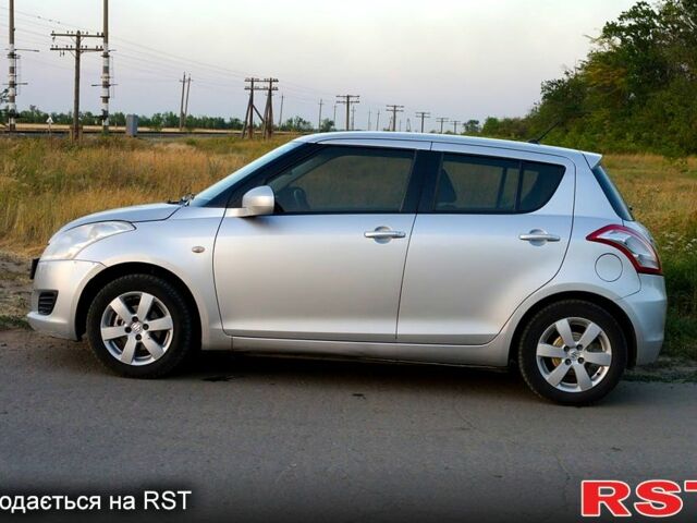 Серый Сузуки Свифт, объемом двигателя 1.2 л и пробегом 180 тыс. км за 4700 $, фото 2 на Automoto.ua