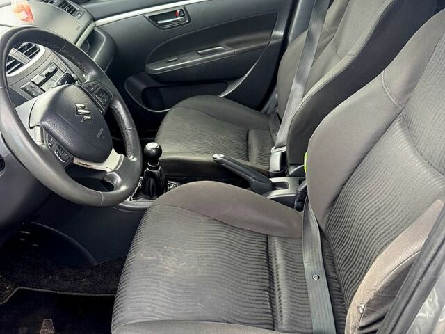 Серый Сузуки Свифт, объемом двигателя 1.2 л и пробегом 183 тыс. км за 5150 $, фото 8 на Automoto.ua