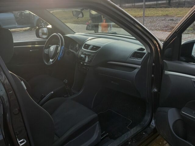 Серый Сузуки Свифт, объемом двигателя 1.2 л и пробегом 190 тыс. км за 5700 $, фото 4 на Automoto.ua