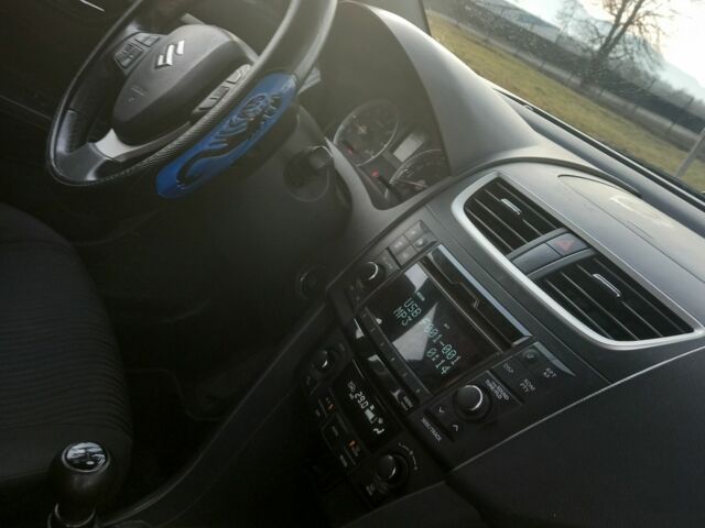 Серый Сузуки Свифт, объемом двигателя 1.2 л и пробегом 190 тыс. км за 5700 $, фото 7 на Automoto.ua