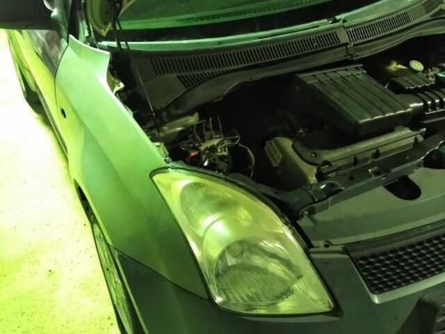 Сірий Сузукі Свифт, об'ємом двигуна 1.3 л та пробігом 167 тис. км за 1900 $, фото 2 на Automoto.ua