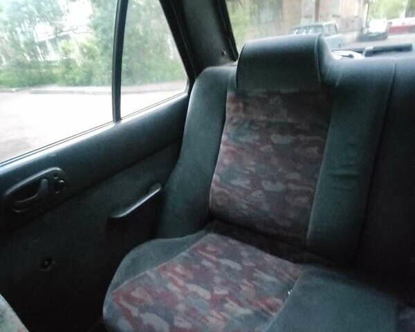 Сірий Сузукі Свифт, об'ємом двигуна 1.3 л та пробігом 150 тис. км за 570 $, фото 3 на Automoto.ua