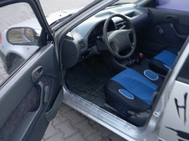 Серый Сузуки Свифт, объемом двигателя 1.3 л и пробегом 111 тыс. км за 1300 $, фото 4 на Automoto.ua