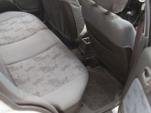 Сірий Сузукі Свифт, об'ємом двигуна 1.3 л та пробігом 200 тис. км за 1790 $, фото 8 на Automoto.ua