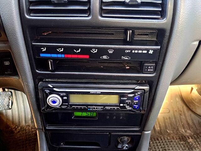 Серый Сузуки Свифт, объемом двигателя 1.3 л и пробегом 160 тыс. км за 1500 $, фото 4 на Automoto.ua