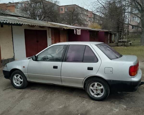 Серый Сузуки Свифт, объемом двигателя 1.3 л и пробегом 280 тыс. км за 800 $, фото 2 на Automoto.ua