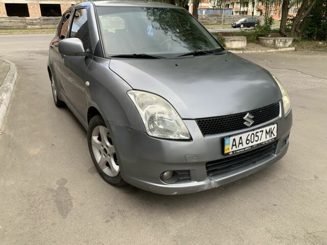 Серый Сузуки Свифт, объемом двигателя 1.3 л и пробегом 250 тыс. км за 3300 $, фото 1 на Automoto.ua