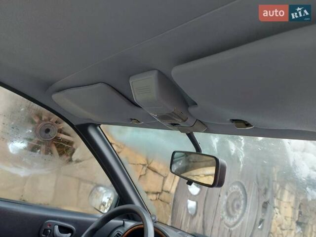 Синий Сузуки Свифт, объемом двигателя 1.3 л и пробегом 255 тыс. км за 2200 $, фото 15 на Automoto.ua