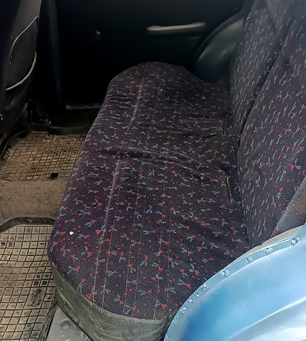 Синий Сузуки Свифт, объемом двигателя 1.3 л и пробегом 160 тыс. км за 750 $, фото 6 на Automoto.ua