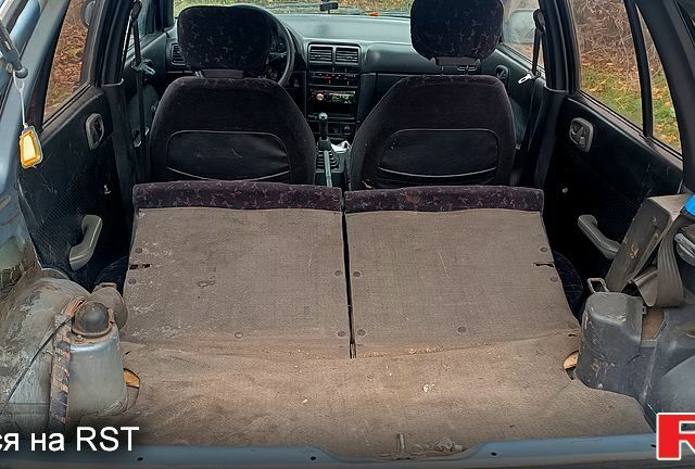 Синий Сузуки Свифт, объемом двигателя 1.3 л и пробегом 160 тыс. км за 750 $, фото 9 на Automoto.ua