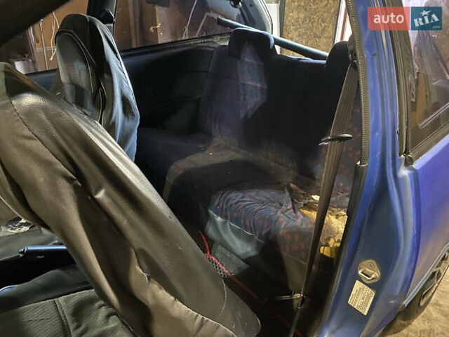 Синий Сузуки Свифт, объемом двигателя 1 л и пробегом 296 тыс. км за 1000 $, фото 8 на Automoto.ua