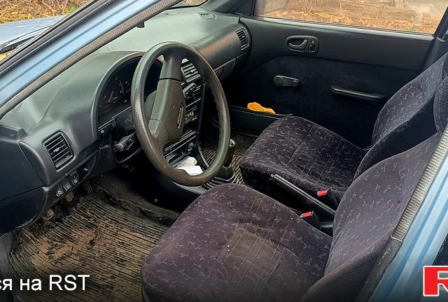 Синий Сузуки Свифт, объемом двигателя 1.3 л и пробегом 160 тыс. км за 750 $, фото 5 на Automoto.ua