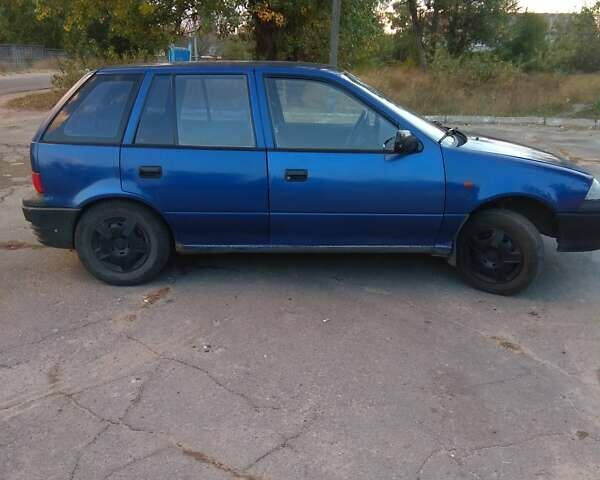 Синий Сузуки Свифт, объемом двигателя 1 л и пробегом 470 тыс. км за 1550 $, фото 7 на Automoto.ua