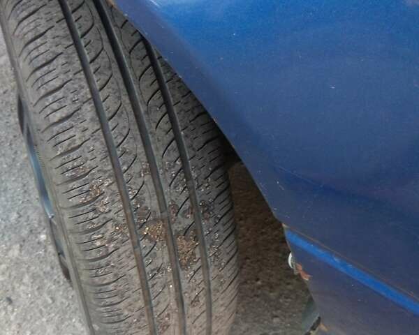 Синий Сузуки Свифт, объемом двигателя 1 л и пробегом 470 тыс. км за 1550 $, фото 4 на Automoto.ua