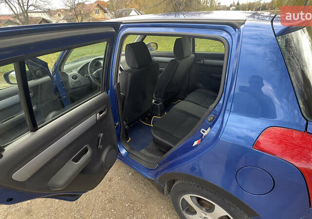 Сузуки Свифт 2006 в Коломые на Automoto.ua Синий Сузуки Свифт, объемом двигателя 1.33 л и пробегом 184 тыс. км за 4900 $, фото 7 на Automoto.ua