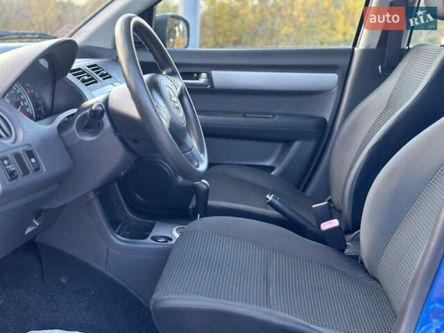 Синій Сузукі Свифт, об'ємом двигуна 1.3 л та пробігом 106 тис. км за 5999 $, фото 16 на Automoto.ua