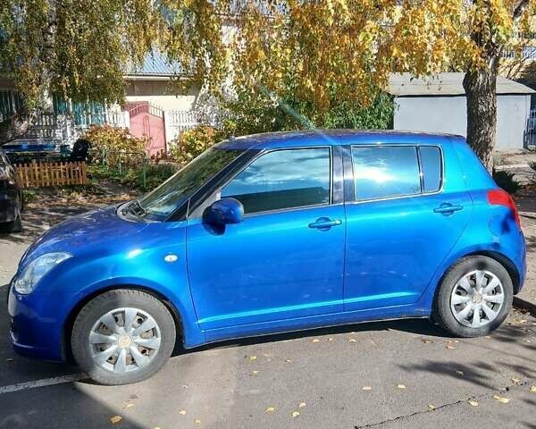 Синий Сузуки Свифт, объемом двигателя 1.59 л и пробегом 172 тыс. км за 4550 $, фото 2 на Automoto.ua