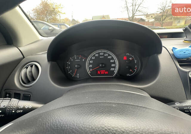 Сузуки Свифт 2006 в Коломые на Automoto.ua Синий Сузуки Свифт, объемом двигателя 1.33 л и пробегом 184 тыс. км за 4900 $, фото 3 на Automoto.ua