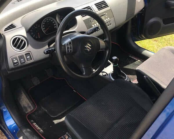 Синий Сузуки Свифт, объемом двигателя 1.33 л и пробегом 205 тыс. км за 3200 $, фото 15 на Automoto.ua