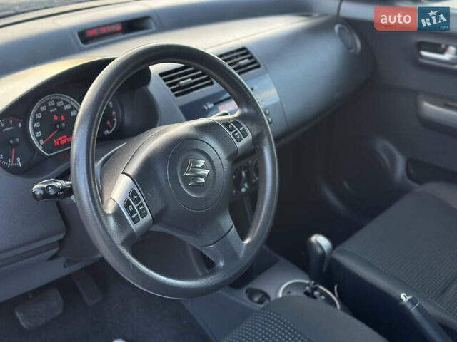 Синій Сузукі Свифт, об'ємом двигуна 1.3 л та пробігом 108 тис. км за 5650 $, фото 17 на Automoto.ua