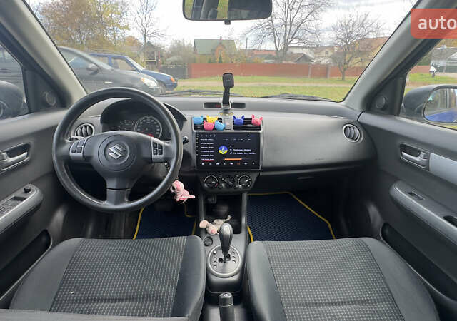 Сузуки Свифт 2006 в Коломые на Automoto.ua Синий Сузуки Свифт, объемом двигателя 1.33 л и пробегом 184 тыс. км за 4900 $, фото 4 на Automoto.ua