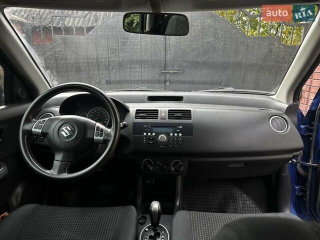 Синій Сузукі Свифт, об'ємом двигуна 1.33 л та пробігом 201 тис. км за 5150 $, фото 8 на Automoto.ua