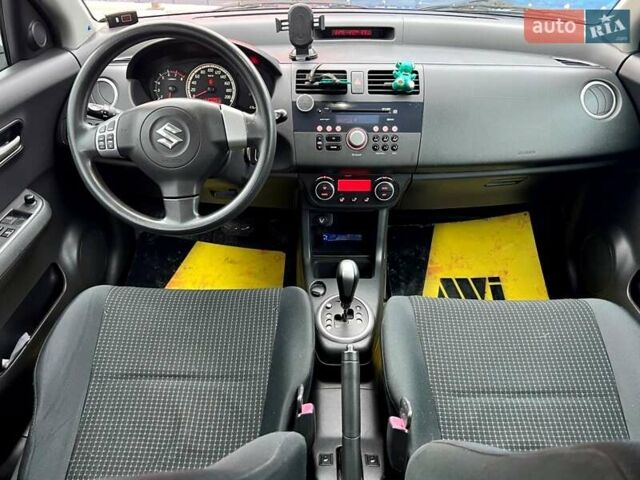 Синій Сузукі Свифт, об'ємом двигуна 1.33 л та пробігом 82 тис. км за 5800 $, фото 43 на Automoto.ua