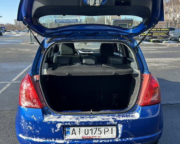 Синий Сузуки Свифт, объемом двигателя 1.33 л и пробегом 256 тыс. км за 4500 $, фото 8 на Automoto.ua