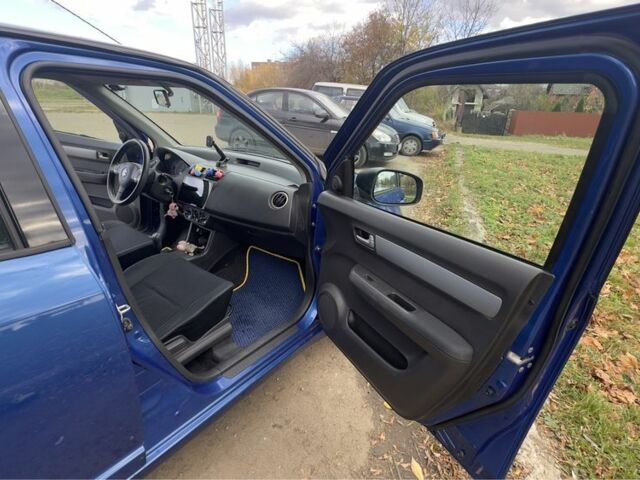 Сузукі Свифт 2006 у Коломые на Automoto.ua Синій Сузукі Свифт, об'ємом двигуна 1.3 л та пробігом 184 тис. км за 4900 $, фото 6 на Automoto.ua