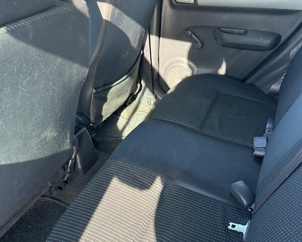 Синий Сузуки Свифт, объемом двигателя 1.33 л и пробегом 256 тыс. км за 4500 $, фото 15 на Automoto.ua